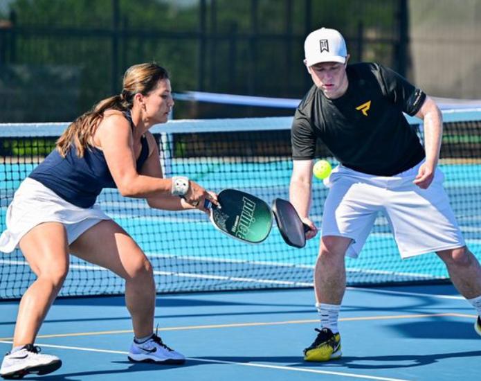 Rèn luyện chăm chỉ cùng bạn tập sẽ giúp bạn tiến bộ mỗi ngày